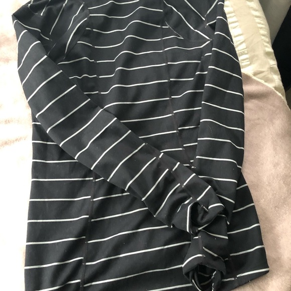 ASICS half zip - Picture 4 of 4